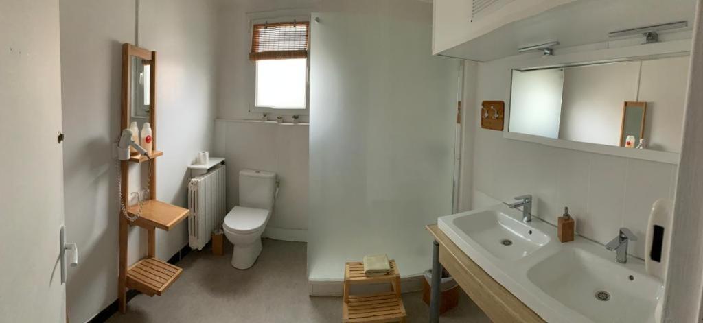 Hotel Le Smile Saint-Vincent-Sterlanges ภายนอก รูปภาพ