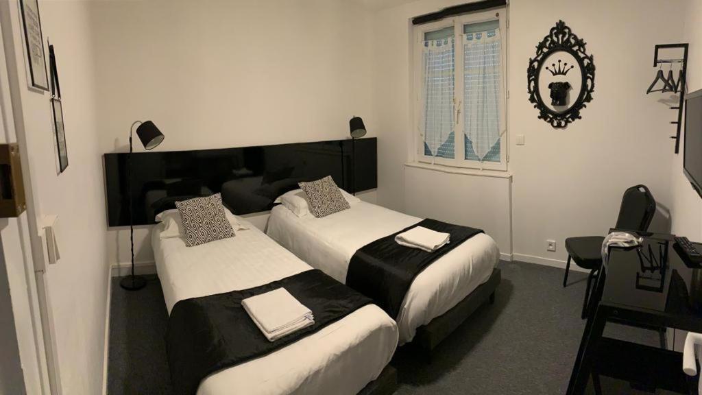 Hotel Le Smile Saint-Vincent-Sterlanges ภายนอก รูปภาพ
