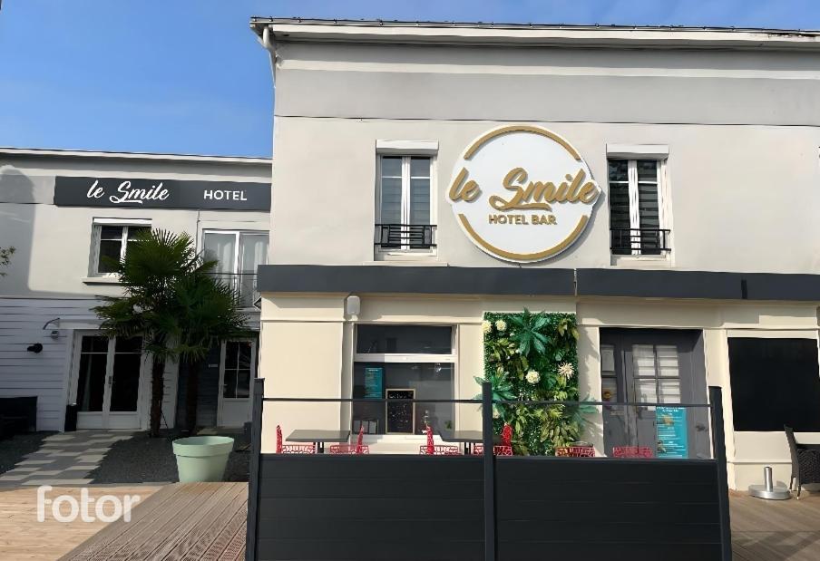 Hotel Le Smile Saint-Vincent-Sterlanges ภายนอก รูปภาพ