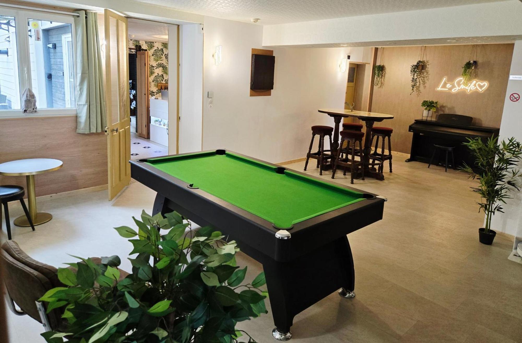 Hotel Le Smile Saint-Vincent-Sterlanges ภายนอก รูปภาพ
